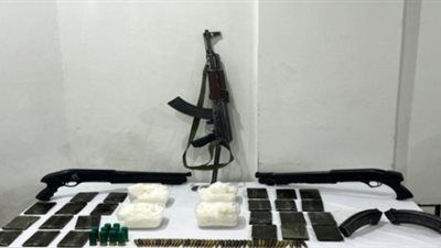 مصرع 3 عناصر جنائية وضبط ترسانة أسلحة ومخدرات بـ 100 مليون جنيه - الخليج الان