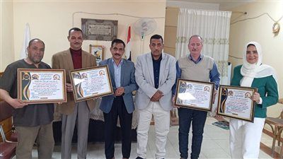 الواسطى التعليمية تحتفي بقياداتها المتميزة وتدعم ثقافة التفوق والانضباط - الخليج الان