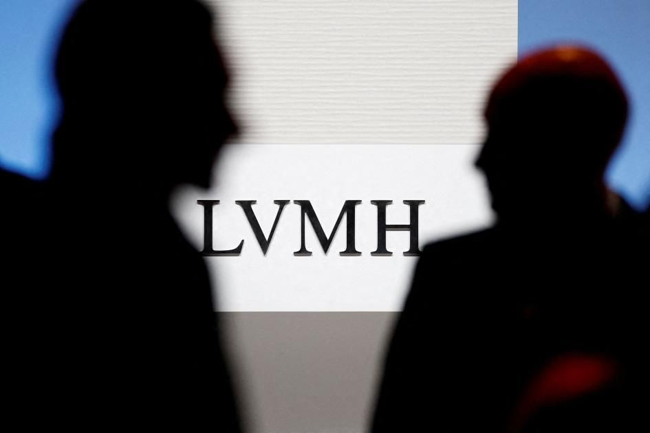 مبيعات عملاق السلع الفاخرة LVMH ترزح تحت وطأة الحرب
