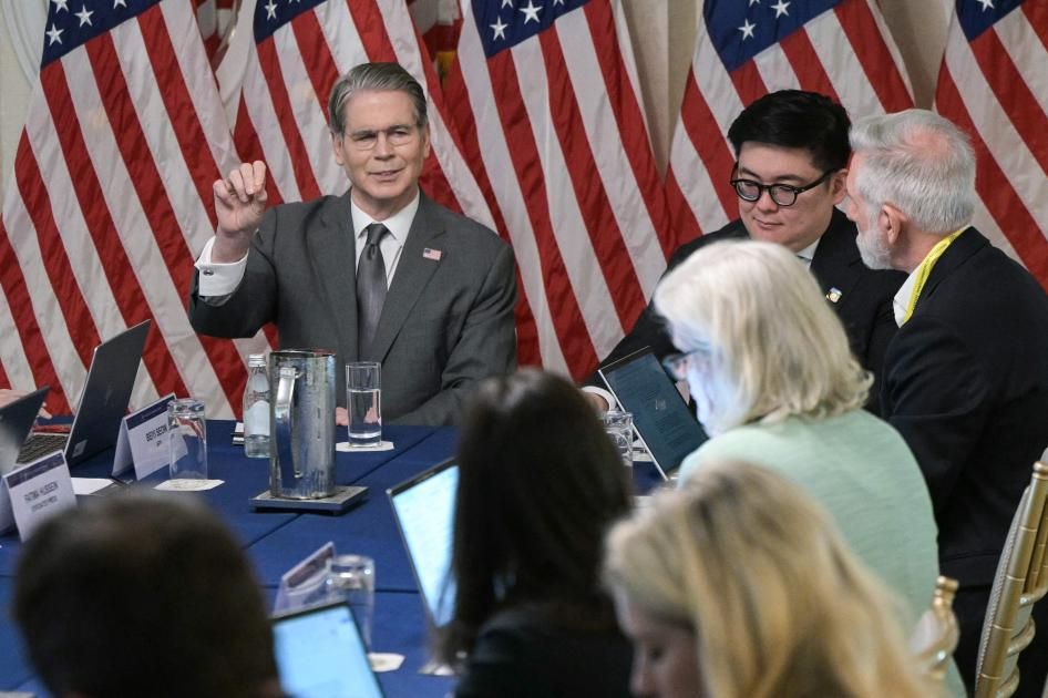 واشنطن تتهم بكين بتكديس النفط.. والصين ترد: أوقفوا الحرب فوراً