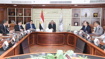 محافظ بني سويف يعقد لقاءً مع أعضاء مجلسي النواب والشيوخ لمناقشة الملفات الخدمية واحتياجات المواطنين - الخليج الان