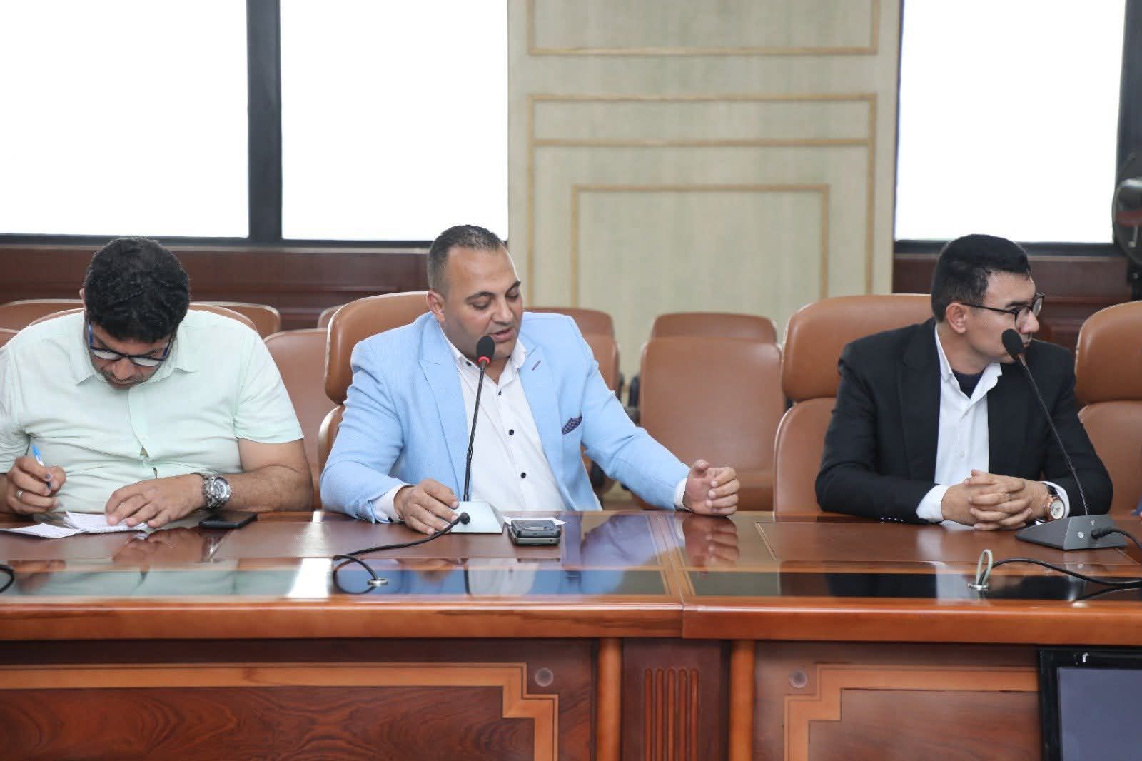 محافظ بني سويف: الإعلام شريك أصيل في دعم خطط التنمية.. وتطوير شامل لمنظومة التواصل مع الصحفيين - الخليج الان