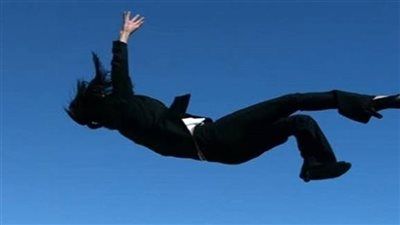 مكالمة وداع تنتهي بمأساة.. طالبة تلقي بنفسها من الطابق السادس بالجيزة - الخليج الان