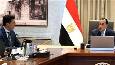 رئيس الوزراء يُتابع مستجدات البرنامج الوطني لتنمية صناعة السيارات - الخليج الان