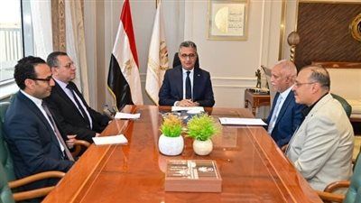 وزير التموين يبحث تطوير منظومة التجارة الداخلية وتحسين خدمات السلع التموينية - الخليج الان