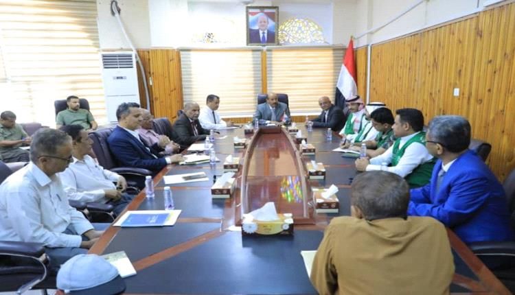 بحث تدخلات البرنامج السعودي في مديريات الوادي والصحراء