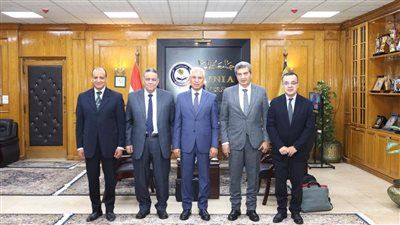 رئيس جامعة المنيا يترأس لجنة اختيار عميد كلية " الألسن - الخليج الان