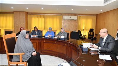 خلال اللقاء الدوري لخدمة المواطنين.. محافظ الفيوم يوجه بتجهيز فتيات غير قادرات وتوفير فرص عمل للشباب - الخليج الان