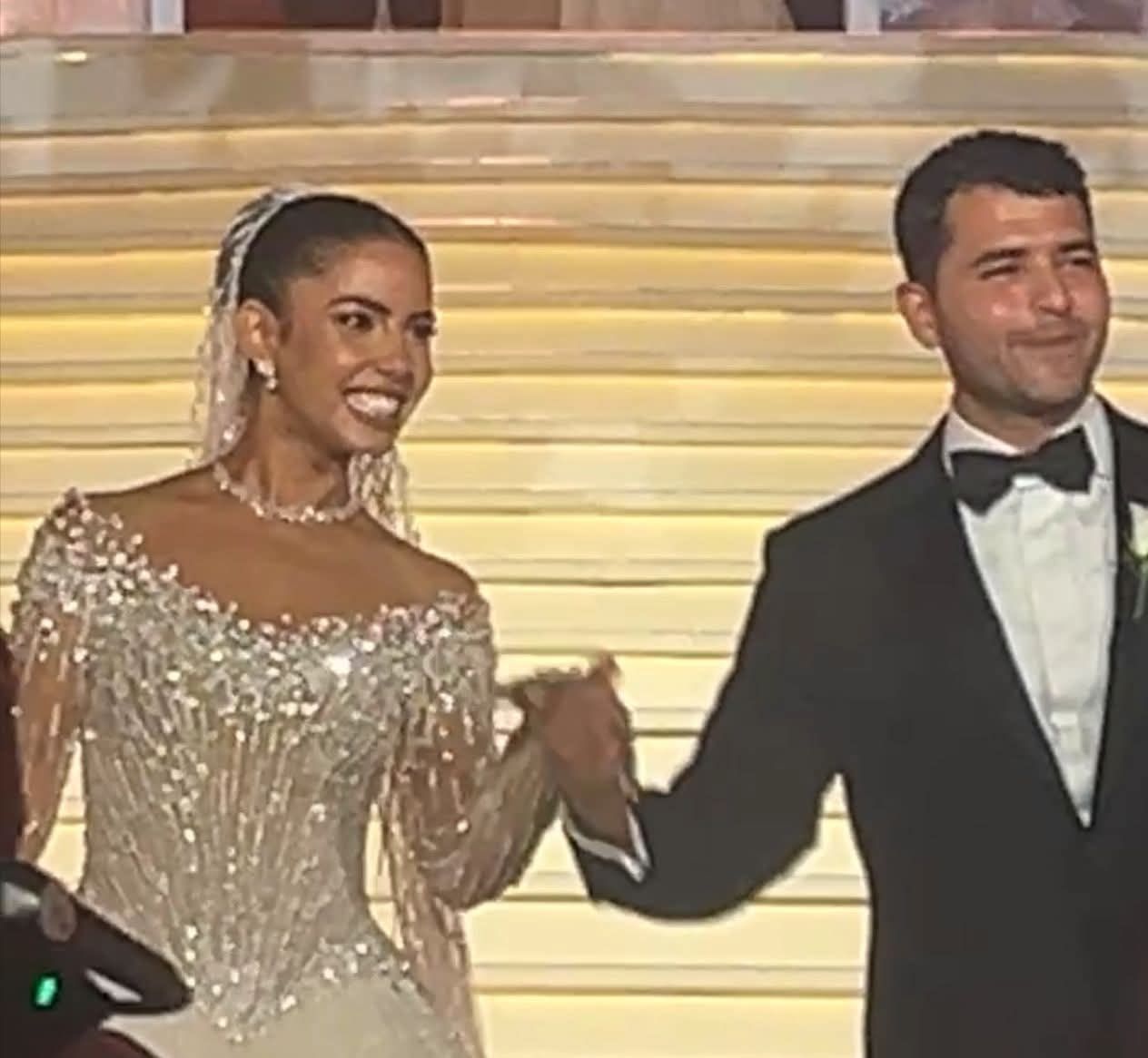 كريم عبد العزيز أبرز الحاضرين.. لقطات من حفل زفاف ابنة المنتج محمد السعدي - الخليج الان