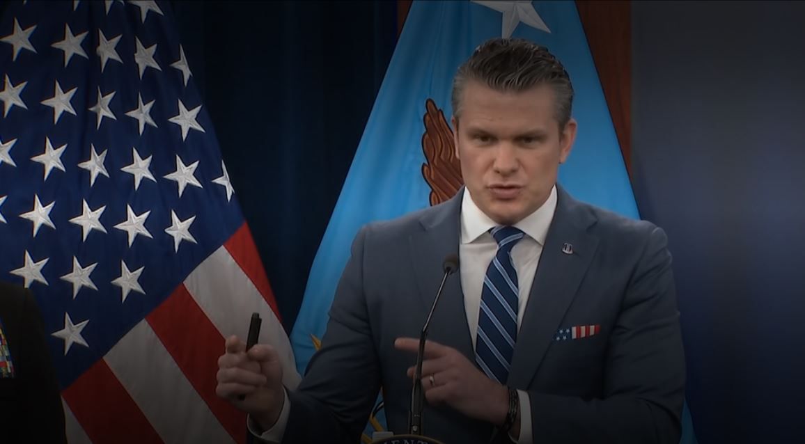 وزير الحرب الأمريكي: لن يتمكن الحرس الثوري الإيراني من إعادة بناء قدراته مرة أخرى - الخليج الان