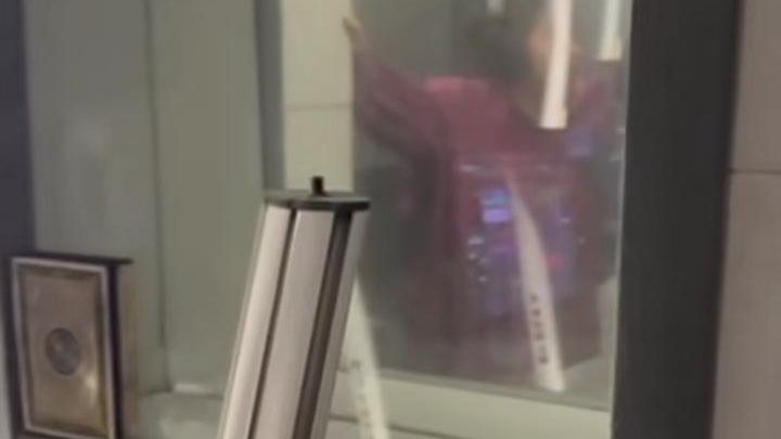 غيرت مسار نهاية مأساوية.. يسري الفخراني يعلق على عودة شيرين عبد الوهاب - الخليج الان