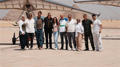 سكاي دايف تستضيف رئيس الاتحاد الدولي للخماسي الحديث بجولة أهرامات الجيزة - الخليج الان