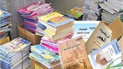 كتب مزورة خلف الأبواب المغلقة.. سقوط مخزن غير مرخص في السلام - الخليج الان