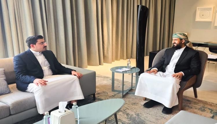 المحرّمي يشيد بأدوار أبناء المهرة ويؤكد دعم المشاريع الخدمية في المحافظة