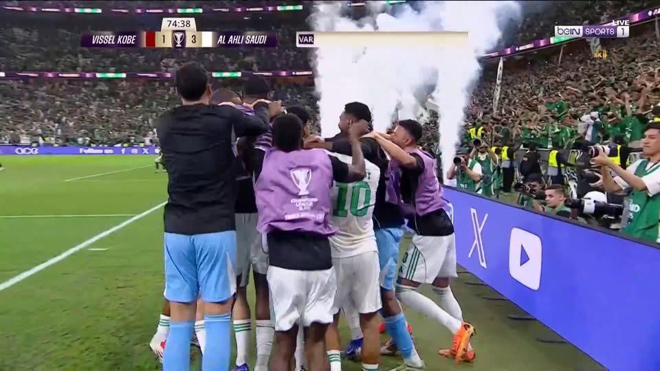 قد تكون صورة ‏‏‏كرة قدم‏، و‏كرة قدم‏‏ و‏تحتوي على النص '‏‎74:38 VISSEL KOBE 3 ALAHLISAUDI AL AHLI SAUDI VAR LIVE bein SPORTS beINORTE 1 OCB 8K LXD 0‎‏'‏‏