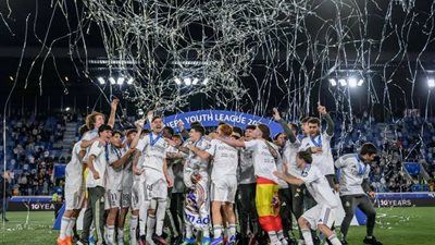 بمشاركة لاعب مصري.. ريال مدريد يتوج بطلاً لدوري أبطال أوروبا للشباب - الخليج الان