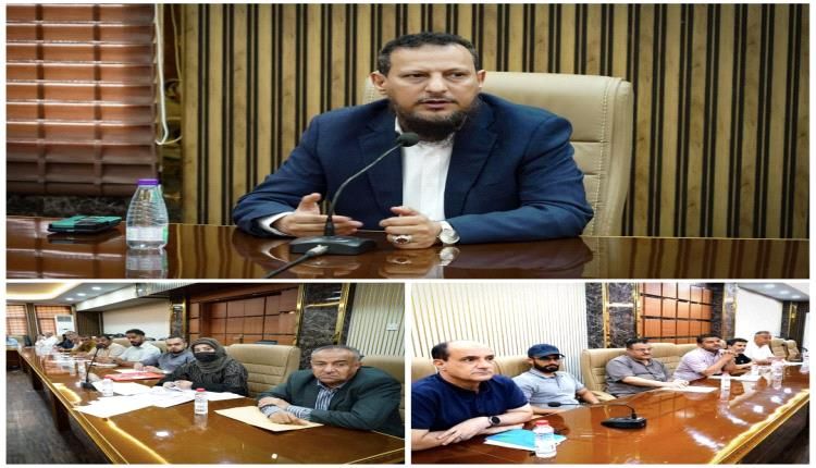 المحافظ شيخ يؤكد أهمية العمل بروح الفريق الواحد لضمان تحصيل إيرادات عدن