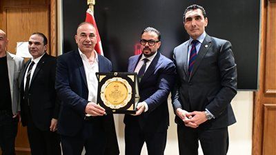 رئيس لجنة الشباب والرياضة يكشف كواليس اجتماع حسام وأبو ريدة لدعم المنتخب - الخليج الان