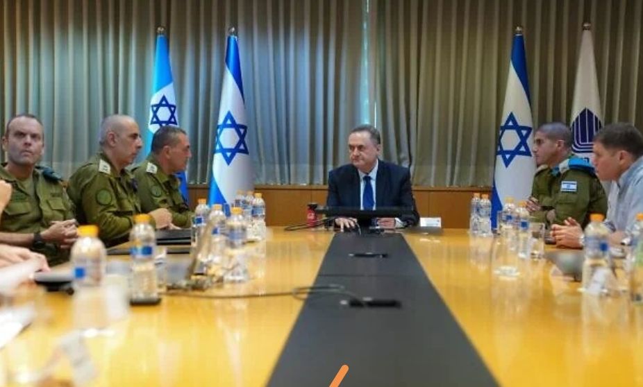 وزير الدفاع الإسرائيلي: سنعيد ‎إيران للعصر الحجري وسنسحق بنيتها التحتية الاقتصادية - الخليج الان