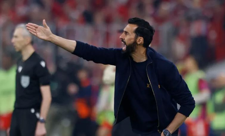 ألفارو أربيلوا يهاجم التحكيم بعد تعادل ريال مدريد أمام ريال بيتيس - الخليج الان