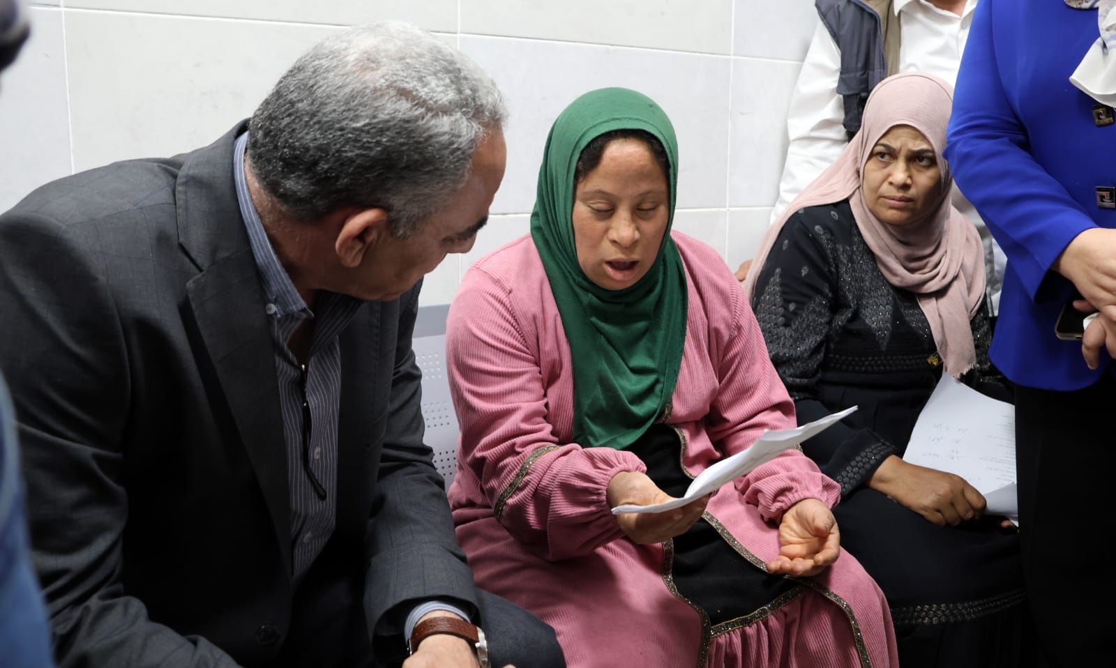 محافظ الإسماعيلية يتفقد محاور مرورية ومواقع خدمية بالقصاصين ويوجه بحلول عاجلة لتحسين الطرق والبنية التحتية - الخليج الان