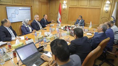 محافظ قنا يستقبل مساعد وزير التنمية لاستعراض انجازات برنامج التنمية المحلية بصعيد مصر - الخليج الان