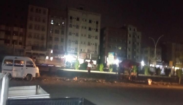 عدن.. مواطنون يناشدون المحافظ بسرعة إعادة إنارة خط اللحوم