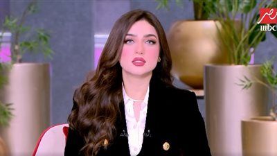 ياسمين عز تسخر من لاعبي الأهلي: زيزو بيعدل شعره عشان يخفف الموقف وإمام عاشور موت نفسه على الكورة - الخليج الان