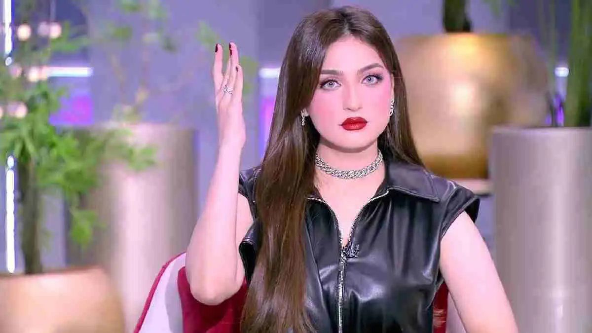 ياسمين عز تسخر من لاعبي الأهلي: زيزو بيعدل شعره عشان يخفف الموقف وإمام عاشور موت نفسه على الكورة - الخليج الان