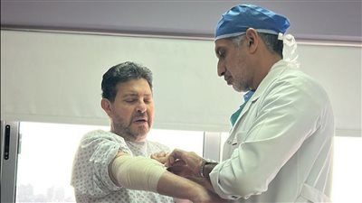 .6 دقائق بين الموت والحياة.. أسرار المعركة الطبية الأخيرة لـ هاني شاكر - الخليج الان