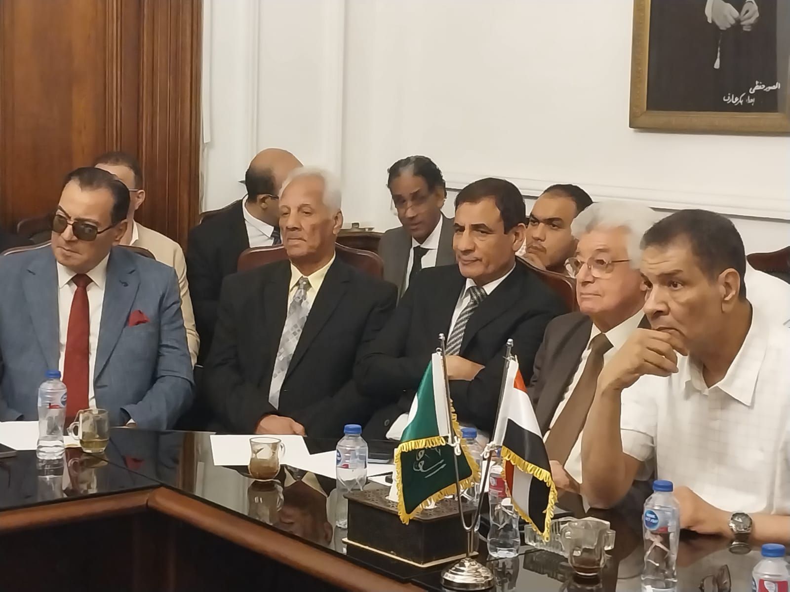 «عُليا الوفد» تقر تشكيل اللجان الإقليمية بالانتخاب.. ورئيس الحزب يؤكد: هيئات المكاتب لن تزيد عن 11 - الخليج الان