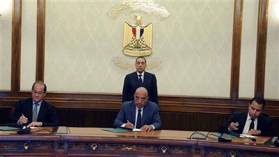 رئيس الوزراء توقيع "بروتوكول اتفاق" بين شركة "تليجراف الخليج" ووزارتي "الكهرباء" و"المالية" - الخليج الان