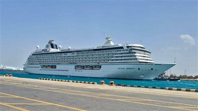 ميناء السخنة يستقبل السفينة (CRYSTAL SERENITY) بحمولة 1100 فرد - الخليج الان