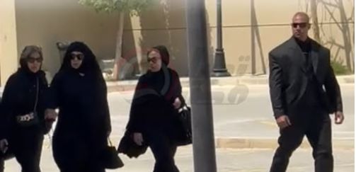 فيفي عبده ولبلبة.. بدء توافد نجوم الفن على جنازة هاني شاكر| صور - الخليج الان