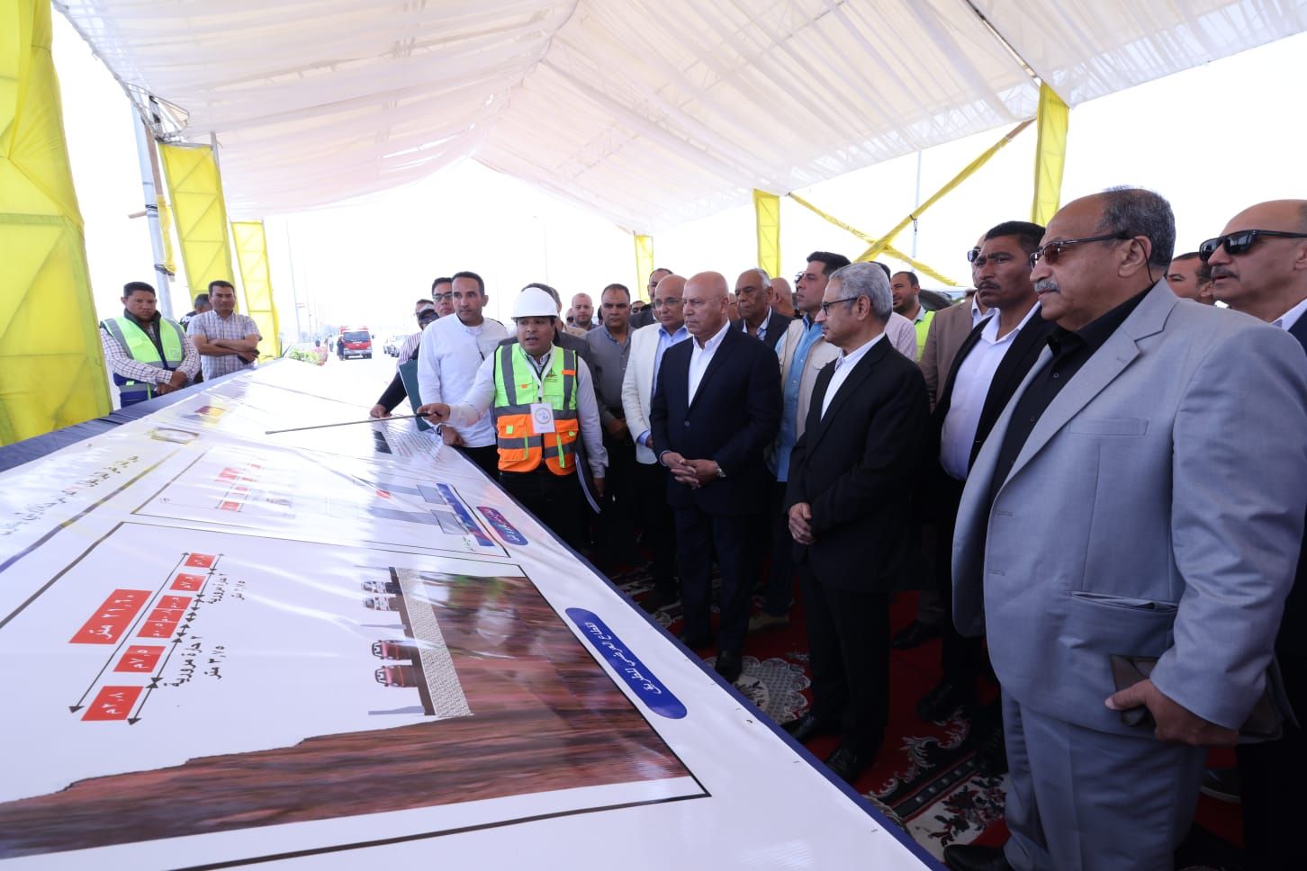 وزير النقل يشهد التشغيل التجريبي للمرحلة الأولى من محور الفشن التنموي ببني سويف.. وافتتاح مرحلتي محور ديروط - الخليج الان