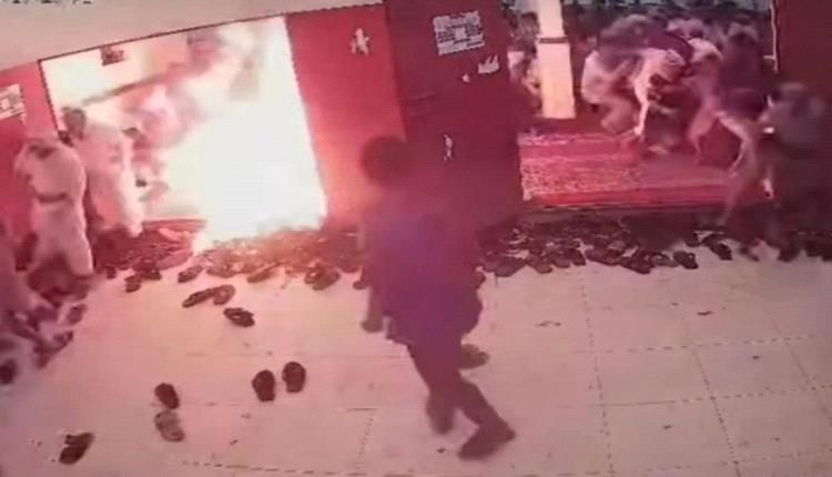 بسبب "نهب المستحقات".. جندي يمني يحرق نفسه في معقل حزب الإصلاح بمأرب