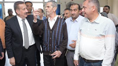 جولة مفاجئة لمحافظ بورسعيد بمركز طب أسرة الجوهرة لمتابعة انتظام العمل والخدمات الطبية - الخليج الان