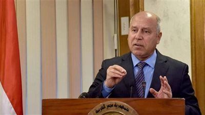 وزير النقل يعلن إطلاق المرحلة الثالثة من مبادرة تدريب سائقى النقل الثقيل - الخليج الان