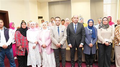 "معًا من أجل بيئة عمل منتجة".. وزير العمل يفتتح مبادرة لتعزيز الصحة النفسية ومواجهة العنف الوظيفي - الخليج الان