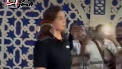 الحزن يسيطر على إلهام شاهين في عزاء عبد الرحمن أبو زهرة - الخليج الان