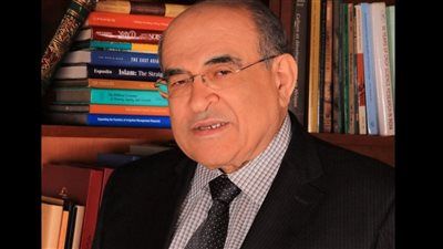 مصطفى الفقي يحلل المشهد الأمريكي: واشنطن ستدفع ثمن مغامرات ترامب وشعبيته في "منطقة الخطر" - الخليج الان