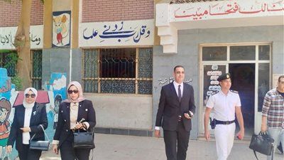 النيابة الإدارية بسوهاج تعاين مكان هتك عرض تلميذة على يد حارس مدرسة - الخليج الان