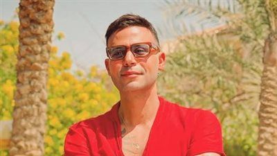 ألذ فيلم عملته.. محمد إمام يشوق الجمهور لـ فيلمه الجديد صقر وكناريا - الخليج الان