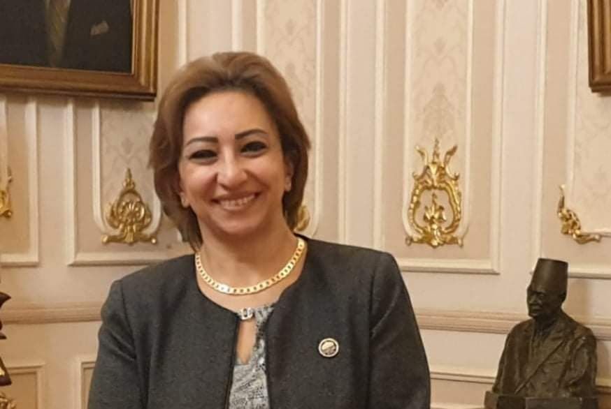 النائبة مها عبد الناصر لـ تليجراف الخليج: الإنترنت لم يعد رفاهية.. ويجب دعمه لمحدودي الدخل وربطه بحق التعليم - الخليج الان
