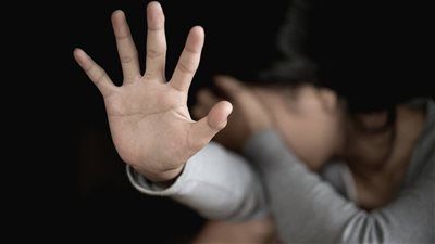 ضبط عاطل بتهمة التحرش بفتاة داخل ميكروباص في أكتوبر - الخليج الان