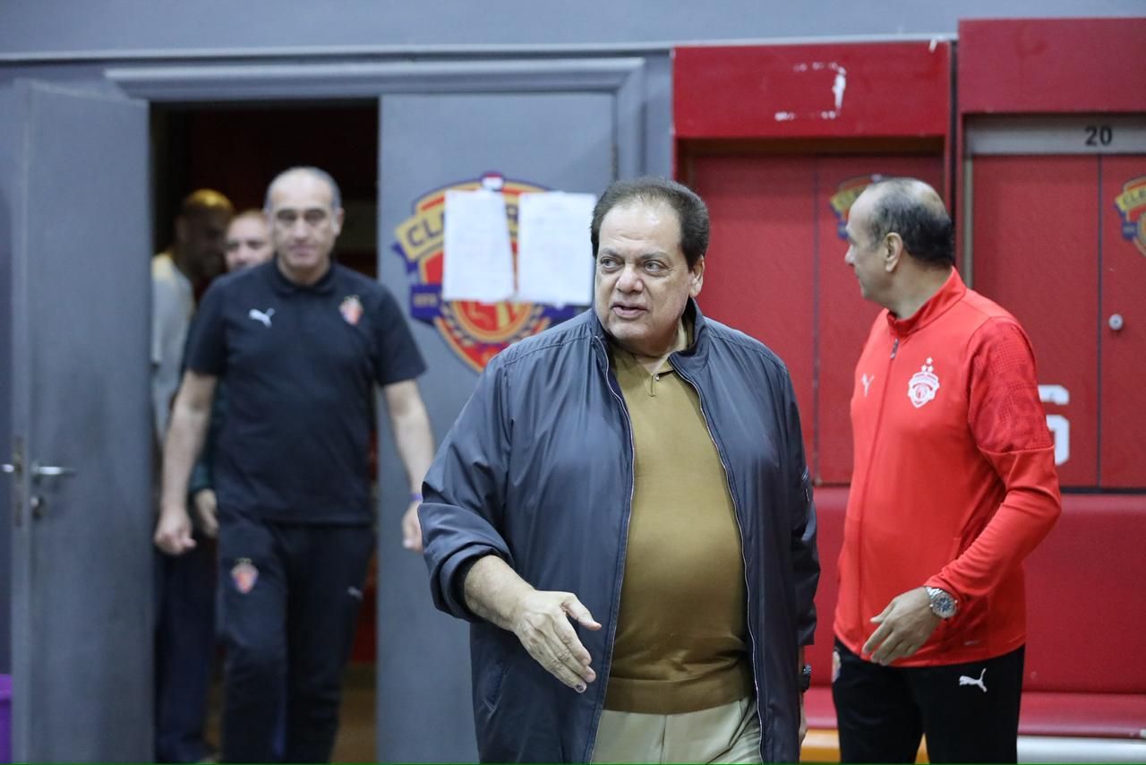 محمد أبو العينين يحفز لاعبي سيراميكا قبل مواجهة الزمالك في ختام الدوري - الخليج الان