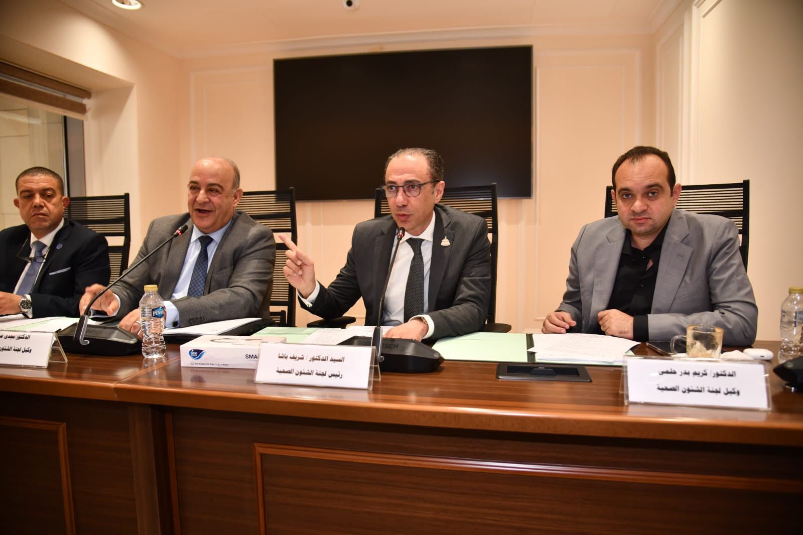 النائب عمرو فهمي خلال اجتماع "صحة البرلمان": مفيش خدمة صحية تليق بأهالي بشبيش والناس بتموت" - الخليج الان