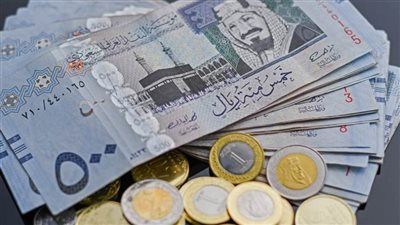 استقرار سعر الريال السعودي مقابل الجنيه مع حركة محدودة داخل البنوك - الخليج الان