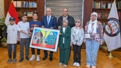 هدايا واحتفاء خاص.. استقبال إنساني لأطفال 57357 بمكتب النائب العام - الخليج الان