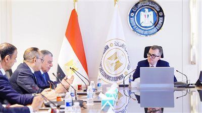 وزير التخطيط يلتقي قيادات شركتي «إن أي كابيتال» و «سهل» للمدفوعات لتعظيم الاستفادة من الاستثمارات الحكومية - الخليج الان